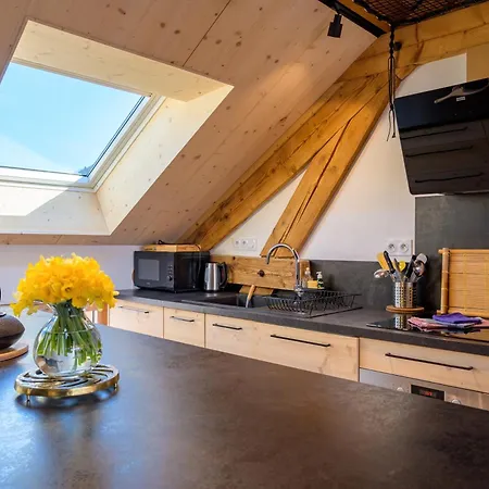 Sous Le Toit De Marie Et Jean La Bresse